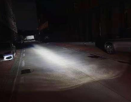 车用LED远/近光一体大灯  